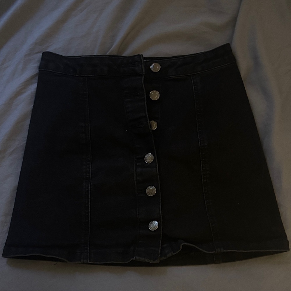 Stylish Black Button-Down Mini Skirt